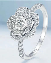 Load image into Gallery viewer, Sterling Silver Flower Ring